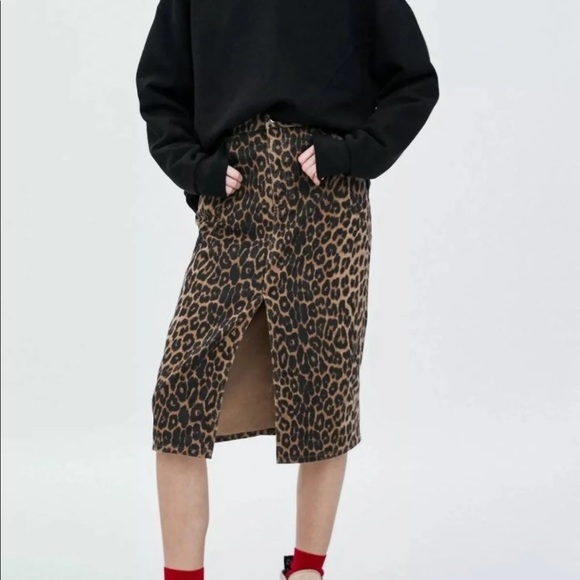 Zara leopard denim skirt - Picture 2 of 6